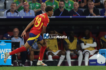 2024-07-09 - Munich , Germany 09.07.2024: Lamine Yamal of Spain scores the goal 1-1 and celebrates with his teammates during the UEFA EURO 2024 semi-finals, football match between Spain vs France at Munich Football Allianz Arena - UEFA EURO 2024 - SEMIFINALS - SPAIN VS FRANCE  - UEFA EUROPEAN - SOCCER