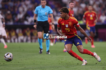 2024-07-09 - Munich , Germany 09.07.2024: Lamine Yamal of Spain during the UEFA EURO 2024 semi-finals, football match between Spain vs France at Munich Football Allianz Arena - UEFA EURO 2024 - SEMIFINALS - SPAIN VS FRANCE  - UEFA EUROPEAN - SOCCER