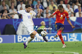 2024-07-09 - Munich , Germany 09.07.2024:Lamine Yamal of Spain, Theo Hernandez of France during the UEFA EURO 2024 semi-finals, football match between Spain vs France at Munich Football Allianz Arena - UEFA EURO 2024 - SEMIFINALS - SPAIN VS FRANCE  - UEFA EUROPEAN - SOCCER