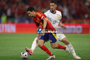 2024-07-09 - Munich , Germany 09.07.2024: Jesus Navas of Spain, William Saliba of France during the UEFA EURO 2024 semi-finals, football match between Spain vs France at Munich Football Allianz Arena - UEFA EURO 2024 - SEMIFINALS - SPAIN VS FRANCE  - UEFA EUROPEAN - SOCCER