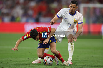 2024-07-09 - Munich , Germany 09.07.2024: Jesus Navas of Spain, William Saliba of France during the UEFA EURO 2024 semi-finals, football match between Spain vs France at Munich Football Allianz Arena - UEFA EURO 2024 - SEMIFINALS - SPAIN VS FRANCE  - UEFA EUROPEAN - SOCCER