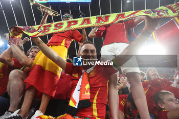 2024-07-09 - Munich , Germany 09.07.2024: Spanish fans celebrate the victory at the end during the UEFA EURO 2024 semi-finals, football match between Spain vs France at Munich Football Allianz Arena - UEFA EURO 2024 - SEMIFINALS - SPAIN VS FRANCE  - UEFA EUROPEAN - SOCCER