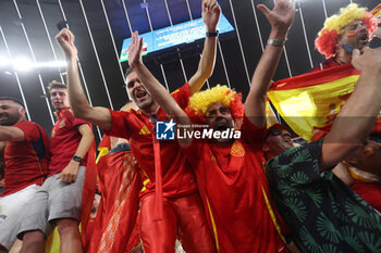 2024-07-09 - Munich , Germany 09.07.2024: Spanish fans celebrate the victory at the end during the UEFA EURO 2024 semi-finals, football match between Spain vs France at Munich Football Allianz Arena - UEFA EURO 2024 - SEMIFINALS - SPAIN VS FRANCE  - UEFA EUROPEAN - SOCCER