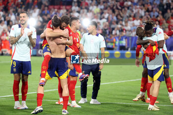 2024-07-09 - Munich , Germany 09.07.2024: Spanish players celebrate the victory at the end during the UEFA EURO 2024 semi-finals, football match between Spain vs France at Munich Football Allianz Arena - UEFA EURO 2024 - SEMIFINALS - SPAIN VS FRANCE  - UEFA EUROPEAN - SOCCER