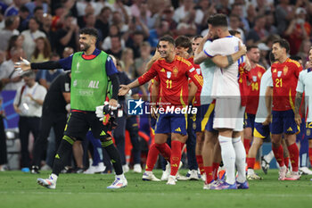 2024-07-09 - Munich , Germany 09.07.2024: Spain players celebrate victory at end of the UEFA EURO 2024 semi-finals, football match between Spain vs France at Munich Football Allianz Arena - UEFA EURO 2024 - SEMIFINALS - SPAIN VS FRANCE  - UEFA EUROPEAN - SOCCER