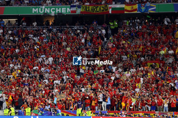 2024-07-09 - Munich , Germany 09.07.2024: Red Spanish fans in the UEFA EURO 2024 semi-finals, football match between Spain vs France at Munich Football Allianz Arena - UEFA EURO 2024 - SEMIFINALS - SPAIN VS FRANCE  - UEFA EUROPEAN - SOCCER