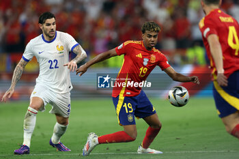 2024-07-09 - Munich , Germany 09.07.2024: Theo Hernandez of France, Lamine Yamal of Spain during the UEFA EURO 2024 semi-finals, football match between Spain vs France at Munich Football Allianz Arena - UEFA EURO 2024 - SEMIFINALS - SPAIN VS FRANCE  - UEFA EUROPEAN - SOCCER