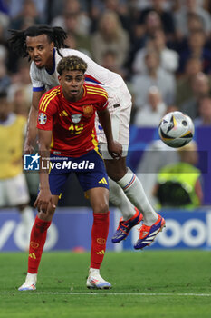 2024-07-09 - Munich , Germany 09.07.2024: Lamine Yamal of Spain, Bradley Barcola of France during the UEFA EURO 2024 semi-finals, football match between Spain vs France at Munich Football Allianz Arena - UEFA EURO 2024 - SEMIFINALS - SPAIN VS FRANCE  - UEFA EUROPEAN - SOCCER