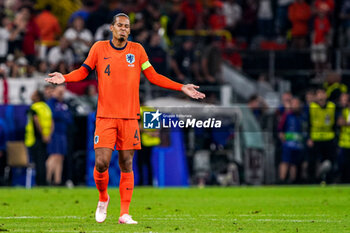 2024-07-10 - Virgil van Dijk of the Netherlands looks dejected after conceding his sides second goal during the UEFA Euro 2024, Semi-finals football match between Netherlands and England on 10 July 2024 at Signal Iduna Park in Dortmund, Germany - FOOTBALL - EURO 2024 - 1/2 - NETHERLANDS V ENGLAND - UEFA EUROPEAN - SOCCER