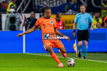 2024-07-10 - Nathan Ake of the Netherlands during the UEFA Euro 2024, Semi-finals football match between Netherlands and England on 10 July 2024 at Signal Iduna Park in Dortmund, Germany - FOOTBALL - EURO 2024 - 1/2 - NETHERLANDS V ENGLAND - UEFA EUROPEAN - SOCCER