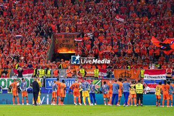 2024-07-10 - Netherlands players thanking fans for their support after the UEFA Euro 2024, Semi-finals football match between Netherlands and England on 10 July 2024 at Signal Iduna Park in Dortmund, Germany - FOOTBALL - EURO 2024 - 1/2 - NETHERLANDS V ENGLAND - UEFA EUROPEAN - SOCCER