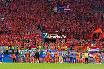 2024-07-10 - Netherlands players thanking fans for their support after the UEFA Euro 2024, Semi-finals football match between Netherlands and England on 10 July 2024 at Signal Iduna Park in Dortmund, Germany - FOOTBALL - EURO 2024 - 1/2 - NETHERLANDS V ENGLAND - UEFA EUROPEAN - SOCCER