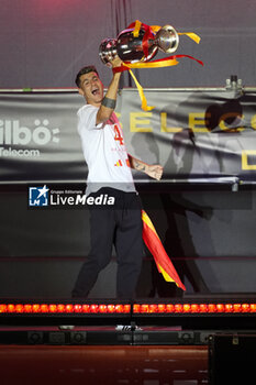 2024-07-15 - Spanish player Alvaro Morata seen raising the trophy during the celebration of the Spanish national football team for the victory of the UEFA Euro 2024 title at Plaza de Cibeles on May 12, 2024 in Madrid, Spain. - SPAIN CELEBRATION UEFA EURO 2024 WIN - UEFA EUROPEAN - SOCCER