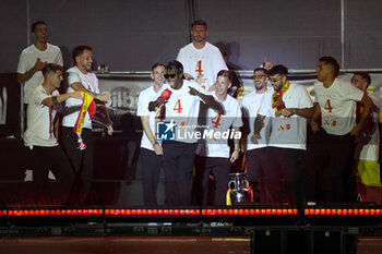 2024-07-15 - Spanish player Nico Williams (C) seen celebrating with his teammates during the celebration of the Spanish national football team for the victory of the UEFA Euro 2024 title at Plaza de Cibeles on May 12, 2024 in Madrid, Spain. - SPAIN CELEBRATION UEFA EURO 2024 WIN - UEFA EUROPEAN - SOCCER