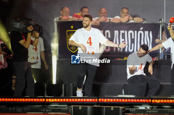 2024-07-15 - Spanish player Unai Simon (U) seen celebrating during the celebration of the Spanish national football team for the victory of the UEFA Euro 2024 title at Plaza de Cibeles on May 12, 2024 in Madrid, Spain. - SPAIN CELEBRATION UEFA EURO 2024 WIN - UEFA EUROPEAN - SOCCER