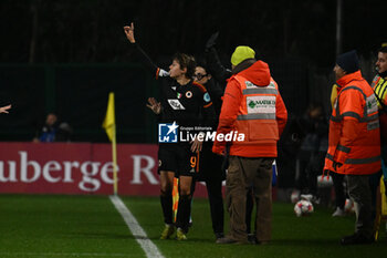 2024-01-24 - Valentina Giacinti of A.S. Roma Women during the day 5 Group C of the UEFA Women's Champions League between A.S. Roma vs F.C. Bayern Munchen, 24 January 2024 at the Stadio Tre Fontane in Rome, Italy. - AS ROMA VS FC BAYERN MüNCHEN - UEFA CHAMPIONS LEAGUE WOMEN - SOCCER