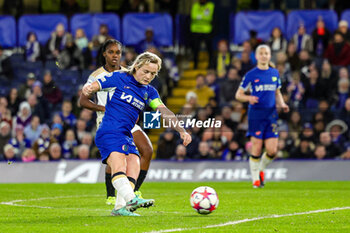 2024-01-25 - Erin Cuthbert (22) of Chelsea during the UEFA Women's Champions League, Group D football match between Chelsea and Real Madrid on 24 January 2024 at Stamford Bridge in London, England - FOOTBALL - WOMEN'S CHAMPIONS LEAGUE - CHELSEA V REAL MADRID - UEFA CHAMPIONS LEAGUE WOMEN - SOCCER