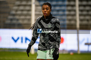 2024-01-30 - Ashley Lawrence of Chelsea warms up ahead of the UEFA Women's Champions League, Group D football match between Paris FC and Chelsea on January 30, 2024 at Sebastien Charlety stadium in Paris, France - FOOTBALL - WOMEN'S CHAMPIONS LEAGUE - PARIS FC V CHELSEA - UEFA CHAMPIONS LEAGUE WOMEN - SOCCER