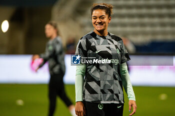 2024-01-30 - Jess Carter of Chelsea warms up ahead of the UEFA Women's Champions League, Group D football match between Paris FC and Chelsea on January 30, 2024 at Sebastien Charlety stadium in Paris, France - FOOTBALL - WOMEN'S CHAMPIONS LEAGUE - PARIS FC V CHELSEA - UEFA CHAMPIONS LEAGUE WOMEN - SOCCER
