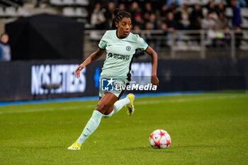 2024-01-30 - Ashley Lawrence of Chelsea controls the ball during the UEFA Women's Champions League, Group D football match between Paris FC and Chelsea on January 30, 2024 at Sebastien Charlety stadium in Paris, France - FOOTBALL - WOMEN'S CHAMPIONS LEAGUE - PARIS FC V CHELSEA - UEFA CHAMPIONS LEAGUE WOMEN - SOCCER