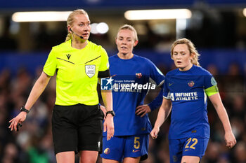 2024-03-27 - Referee Tess Olofsson during the UEFA Women's Champions League, Quarter-finals, 2nd leg football match between Chelsea FC and AFC Ajax on 27 March 2024 at Stamford Bridge in London, England - FOOTBALL - WOMEN'S CHAMPIONS LEAGUE - CHELSEA V AJAX - UEFA CHAMPIONS LEAGUE WOMEN - SOCCER