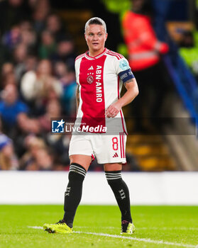2024-03-27 - Ajax’s Sherida Spitse during the UEFA Women's Champions League, Quarter-finals, 2nd leg football match between Chelsea FC and AFC Ajax on 27 March 2024 at Stamford Bridge in London, England - FOOTBALL - WOMEN'S CHAMPIONS LEAGUE - CHELSEA V AJAX - UEFA CHAMPIONS LEAGUE WOMEN - SOCCER