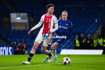 2024-03-25 - Ajax’s Kay-Lee de Sanders and Chelsea's Aggie Beever-Jones during the UEFA Women's Champions League, Quarter-finals, 2nd leg football match between Chelsea FC and AFC Ajax on 27 March 2024 at Stamford Bridge in London, England - FOOTBALL - WOMEN'S CHAMPIONS LEAGUE - CHELSEA V AJAX - UEFA CHAMPIONS LEAGUE WOMEN - SOCCER