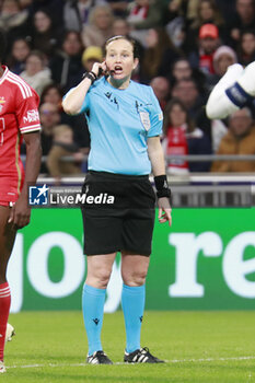 2024-03-27 - Referee Cheryl FOSTER during the UEFA Women's Champions League, Quarter-finals, 2nd leg football match between Olympique Lyonnais and SL Benfica on March 27, 2024 at Groupama stadium in Decines-Charpieu near Lyon, France - FOOTBALL - WOMEN'S CHAMPIONS LEAGUE - LYON V BENFICA - UEFA CHAMPIONS LEAGUE WOMEN - SOCCER