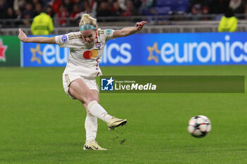 2024-03-27 - Ellie CARPENTER of Lyon during the UEFA Women's Champions League, Quarter-finals, 2nd leg football match between Olympique Lyonnais and SL Benfica on March 27, 2024 at Groupama stadium in Decines-Charpieu near Lyon, France - FOOTBALL - WOMEN'S CHAMPIONS LEAGUE - LYON V BENFICA - UEFA CHAMPIONS LEAGUE WOMEN - SOCCER