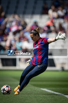 2024-04-20 - Goalkeeper Cata Coll (FC Barcelona) warms up during a Women's UEFA Champions League first-leg semifinal match between FC Barcelona and Chelsea Women at Estadi Olimpic Lluis Companys, in Barcelona, ,Spain on April 20, 2024. Photo by Felipe Mondino - WUCL SEMIFINAL 1º LEG - FC BARCELONA - CHELSEA WOMEN - UEFA CHAMPIONS LEAGUE WOMEN - SOCCER