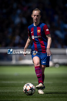 2024-04-20 - Keira Walsh (FC Barcelona) controls the ball during a Women's UEFA Champions League first-leg semifinal match between FC Barcelona and Chelsea Women at Estadi Olimpic Lluis Companys, in Barcelona, ,Spain on April 20, 2024. Photo by Felipe Mondino - WUCL SEMIFINAL 1º LEG - FC BARCELONA - CHELSEA WOMEN - UEFA CHAMPIONS LEAGUE WOMEN - SOCCER