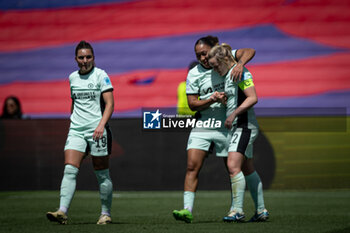 2024-04-20 - Erin Cuthbert (Chelsea Women) celebrates after scoring her team's goal during a Women's UEFA Champions League first-leg semifinal match between FC Barcelona and Chelsea Women at Estadi Olimpic Lluis Companys, in Barcelona, ,Spain on April 20, 2024. Photo by Felipe Mondino - WUCL SEMIFINAL 1º LEG - FC BARCELONA - CHELSEA WOMEN - UEFA CHAMPIONS LEAGUE WOMEN - SOCCER