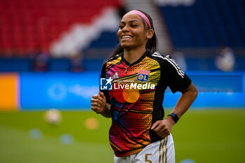 2024-04-28 - Perle Morroni of Olympique Lyonnais warms up ahead of the UEFA Women's Champions League, Semi-finals, 2nd leg football match between Paris Saint-Germain and Olympique Lyonnais on April 28, 2024 at Parc des Princes stadium in Paris, France - FOOTBALL - WOMEN'S CHAMPIONS LEAGUE - PARIS SG V LYON - UEFA CHAMPIONS LEAGUE WOMEN - SOCCER