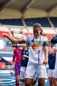 2024-04-28 - Wendie Renard of Olympique Lyonnais celebrates the victory after the UEFA Women's Champions League, Semi-finals, 2nd leg football match between Paris Saint-Germain and Olympique Lyonnais on April 28, 2024 at Parc des Princes stadium in Paris, France - FOOTBALL - WOMEN'S CHAMPIONS LEAGUE - PARIS SG V LYON - UEFA CHAMPIONS LEAGUE WOMEN - SOCCER