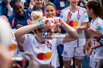 2024-04-28 - Ellie Carpenter of Olympique Lyonnais celebrates the victory after the UEFA Women's Champions League, Semi-finals, 2nd leg football match between Paris Saint-Germain and Olympique Lyonnais on April 28, 2024 at Parc des Princes stadium in Paris, France - FOOTBALL - WOMEN'S CHAMPIONS LEAGUE - PARIS SG V LYON - UEFA CHAMPIONS LEAGUE WOMEN - SOCCER