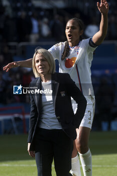 2024-04-28 - Coach of Olympique Lyonnais Sonia Bompastor, Wendie Renard of Lyon celebrate the victory following the UEFA Women's Champions League, Semi-finals, 2nd leg football match between Paris Saint-Germain and Olympique Lyonnais on April 28, 2024 at Parc des Princes stadium in Paris, France - FOOTBALL - WOMEN'S CHAMPIONS LEAGUE - PARIS SG V LYON - UEFA CHAMPIONS LEAGUE WOMEN - SOCCER