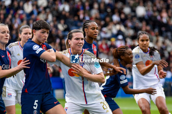 2024-04-28 - Elisa De Almeida of Paris Saint Germain and Vanessa Gilles of Olympique Lyonnais fight for the ball during the UEFA Women's Champions League, Semi-finals, 2nd leg football match between Paris Saint-Germain and Olympique Lyonnais on April 28, 2024 at Parc des Princes stadium in Paris, France - FOOTBALL - WOMEN'S CHAMPIONS LEAGUE - PARIS SG V LYON - UEFA CHAMPIONS LEAGUE WOMEN - SOCCER