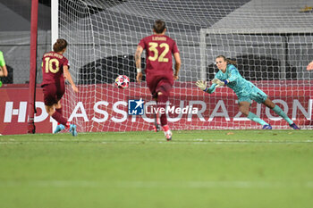 2024-10-08 - Manuela Giugliano of A.S. Roma Women scored during the Women Champion League Rome vs Wolfsburg 08 October 2024 at the Tre Fontane Stadium in Rome - ROMA WOMEN VS WOLFSBURG - UEFA CHAMPIONS LEAGUE WOMEN - SOCCER