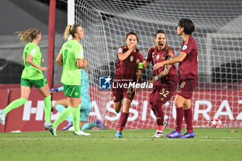 2024-10-08 - Manuela Giugliano of A.S. Roma Women during the Women Champion League Rome vs Wolfsburg 08 October 2024 at the Tre Fontane Stadium in Rome - ROMA WOMEN VS WOLFSBURG - UEFA CHAMPIONS LEAGUE WOMEN - SOCCER