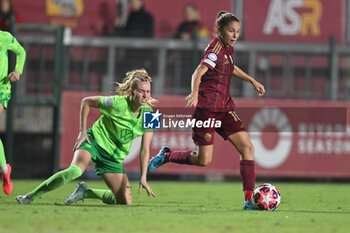 2024-10-08 - Manuela Giugliano of A.S. Roma Women during the Women Champion League Rome vs Wolfsburg 08 October 2024 at the Tre Fontane Stadium in Rome - ROMA WOMEN VS WOLFSBURG - UEFA CHAMPIONS LEAGUE WOMEN - SOCCER