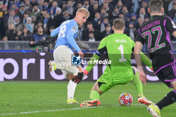 2024-02-14 - Gustav Isaksen (SS Lazio);  during the UEFA Champions League 2023-2024 football match between SS Lazio and Bayern Monaco at the Olympic Stadium in Rome on February 14, 2023. - SS LAZIO VS BAYERN MUNICH - UEFA CHAMPIONS LEAGUE - SOCCER