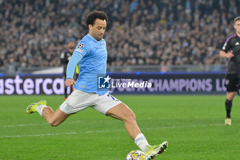 2024-02-14 - Felipe Anderson (SS Lazio);  during the UEFA Champions League 2023-2024 football match between SS Lazio and Bayern Monaco at the Olympic Stadium in Rome on February 14, 2023. - SS LAZIO VS BAYERN MUNICH - UEFA CHAMPIONS LEAGUE - SOCCER