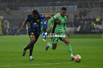 2024-02-20 - Denzel Dumfries of FC Inter during the UEFA Champions League match between Inter FC Internazionale and Club Atletico De Madrid, on 20 of February 2024, at Giuseppe Meazza San Siro Siro stadium in Milan, Italy. Photo Tiziano Ballabio - INTER - FC INTERNAZIONALE VS ATLETICO MADRID - UEFA CHAMPIONS LEAGUE - SOCCER