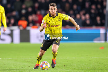 2024-02-20 - Salih Ozcan of Borussia Dortmund during the UEFA Champions League, Round of 16 1st leg football match between PSV and Borussia Dortmund on February 20, 2024 at Philips Stadion in Eindhoven, Netherlands - FOOTBALL - CHAMPIONS LEAGUE - PSV V DORTMUND - UEFA CHAMPIONS LEAGUE - SOCCER
