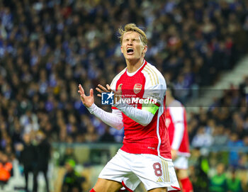 2024-02-21 - Martin Odegaard (8) of Arsenal shows frustration during the UEFA Champions League, Round of 16 1st leg football match between FC Porto and Arsenal on 21 February 2024 at Estadio do Dragao in Porto, Portugal - FOOTBALL - CHAMPIONS LEAGUE - PORTO V ARSENAL - UEFA CHAMPIONS LEAGUE - SOCCER