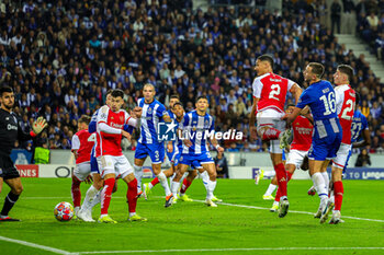 2024-02-21 - William Saliba (2) of Arsenal heads towards goal during the UEFA Champions League, Round of 16 1st leg football match between FC Porto and Arsenal on 21 February 2024 at Estadio do Dragao in Porto, Portugal - FOOTBALL - CHAMPIONS LEAGUE - PORTO V ARSENAL - UEFA CHAMPIONS LEAGUE - SOCCER