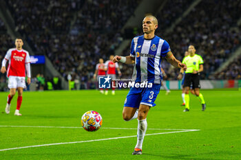 2024-02-21 - Pepe (3) of FC Porto during the UEFA Champions League, Round of 16 1st leg football match between FC Porto and Arsenal on 21 February 2024 at Estadio do Dragao in Porto, Portugal - FOOTBALL - CHAMPIONS LEAGUE - PORTO V ARSENAL - UEFA CHAMPIONS LEAGUE - SOCCER
