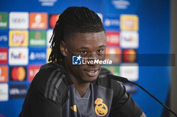 2024-03-05 - Eduardo Camavinga of Real Madrid smiles during the press conference of the day before the second leg of the round of 16 football match of Champions League against RB Leipzig at Ciudad Real Madrid in Valdebebas, Madrid. - REAL MADRID VS RB LEIPZIG: REAL MADRID TRAINING AND PRESS CONFERENCE - UEFA CHAMPIONS LEAGUE - SOCCER