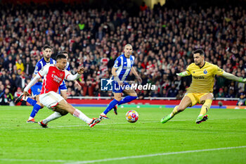 2024-03-13 - Gabriel Jesus (9) of Arsenal in duel with Diogo Costa of FC Porto during the UEFA Champions League, Round of 16, 2nd leg football match between Arsenal and FC Porto on 12 March 2024 at the Emirates Stadium in London, England - FOOTBALL - CHAMPIONS LEAGUE - ARSENAL V PORTO - UEFA CHAMPIONS LEAGUE - SOCCER