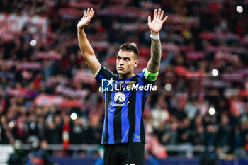 2024-03-13 - Lautaro Martinez of Inter greeting the fans at full time during the UEFA Champions League, Round of 16, 2nd leg football match between Atletico de Madrid and FC Internazionale on March 13, 2024 at Civitas Metropolitano stadium in Madrid, Spain - FOOTBALL - CHAMPIONS LEAGUE - ATLETICO MADRID V INTERNAZIONALE - UEFA CHAMPIONS LEAGUE - SOCCER